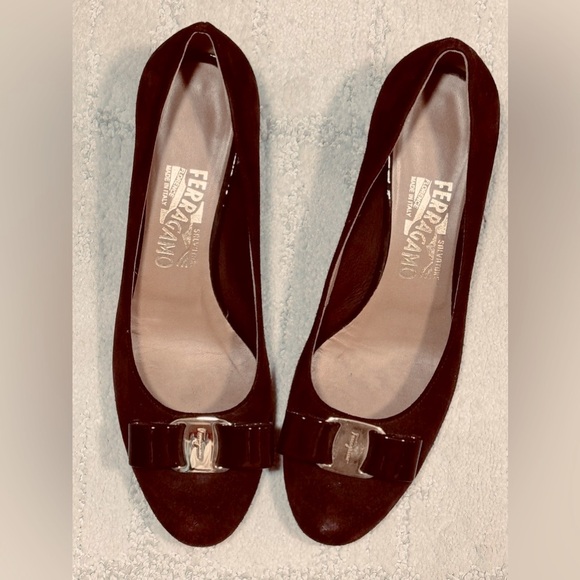 ON SALE!Salvatore FERRAGAMO Suede Ballet pumps, Wine Color, size 7.5B, Like NEW! - Picture 1 of 6